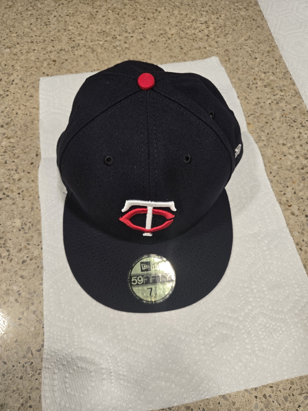 New Era Men’s Minnesota Twins Navy Blue Baseball Cap with Red Accent